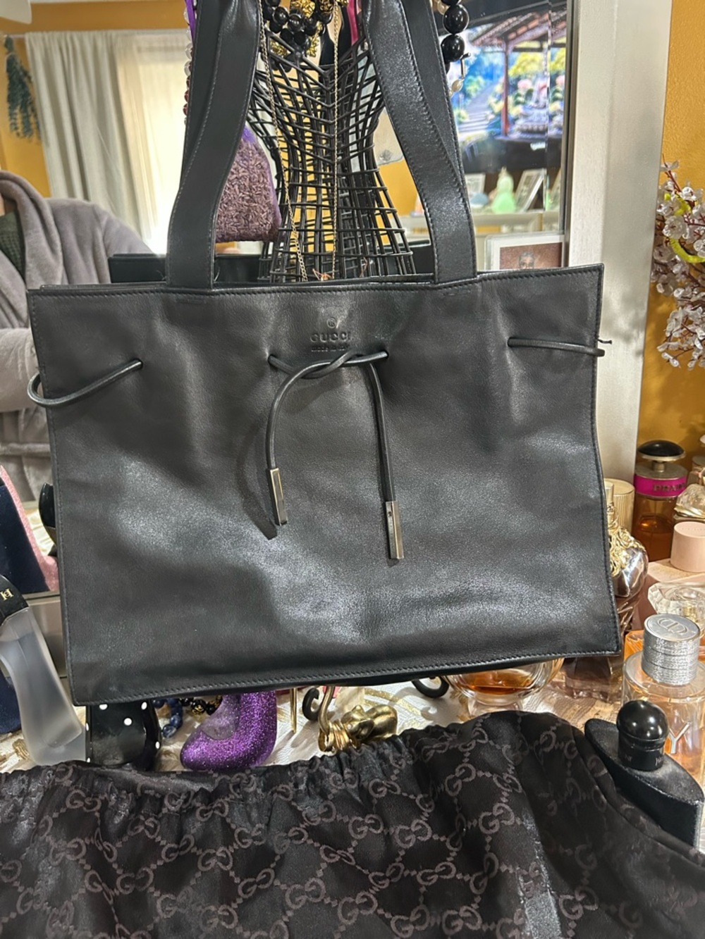 Gucci Vintage Black Tie Leather Book Tote Handbag in very good condition!